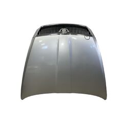 Škoda Octavia 2 sedan r.v. 2008 stříbrná metalíza kód barvy LF7T 9102 1B1B kapota