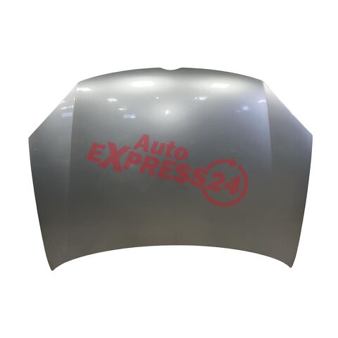 VW Golf 5 GTI hatchback r.v. 2006 stříbrná metalíza kód barvy LA7W kapota