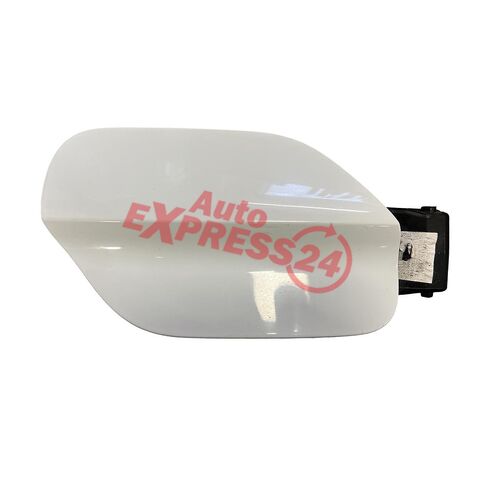 VW Passat B8 kombi r.v. 2016 bílá metalíza kód barvy LC9A víko nádrže 3G9809857