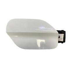 VW Passat B8 kombi r.v. 2016 bílá metalíza kód barvy LC9A víko nádrže 3G9809857