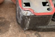 OBR907554A ‼️ poskozene uchyty na srouby, neco tam chrasti nejde to vyndat