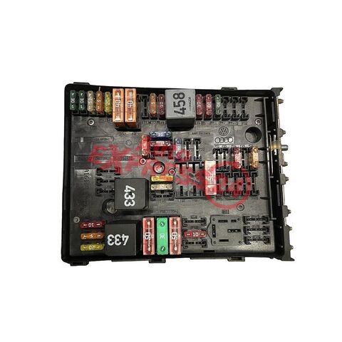 VW Golf 5 GTI hatchback r.v. 2006 pojistková skříň 1K0937124K